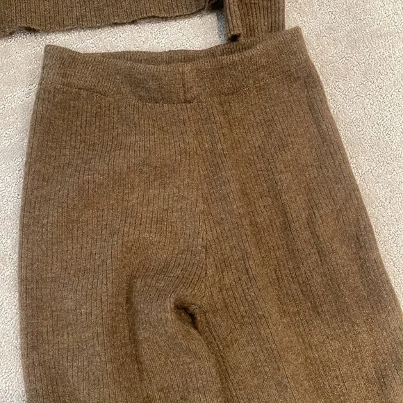 White fox boutique set Need Attention Pants Dark Chocolate - Picture 2 of 9